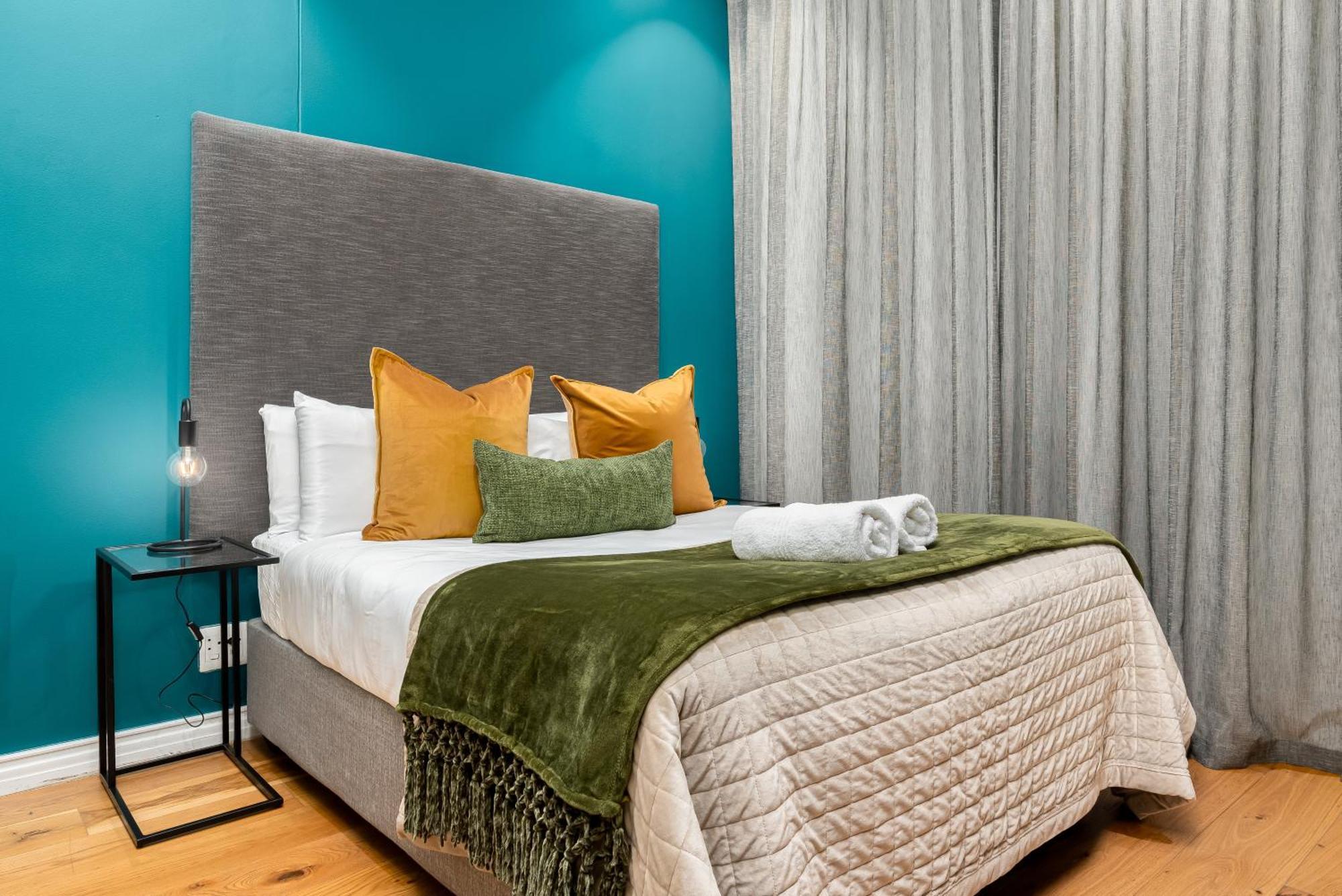 The Docklands Luxury *