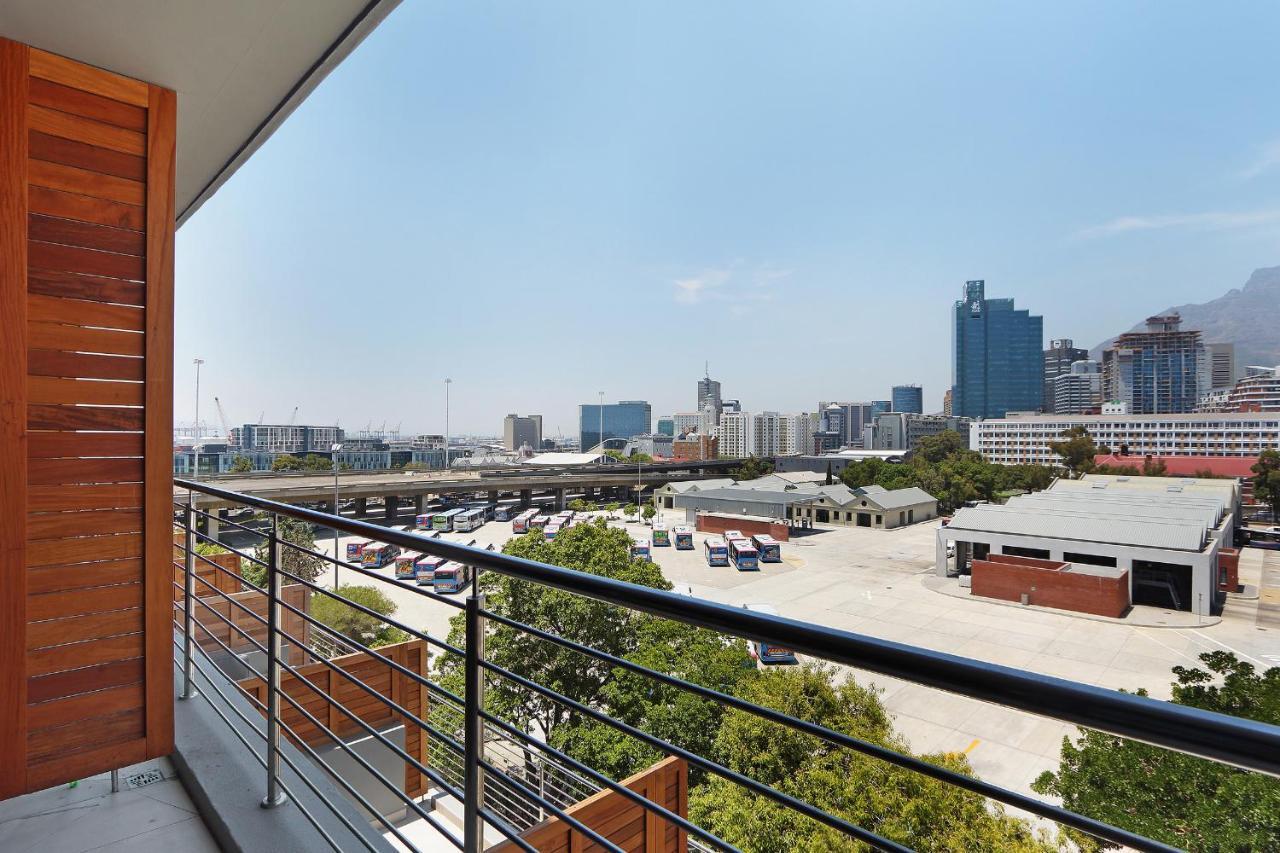 The Docklands Luxury Apartment *